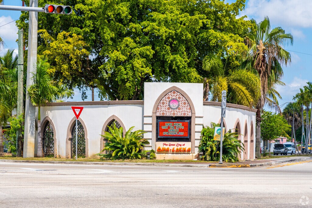 About OpaLocka Schools, Demographics, Things to Do