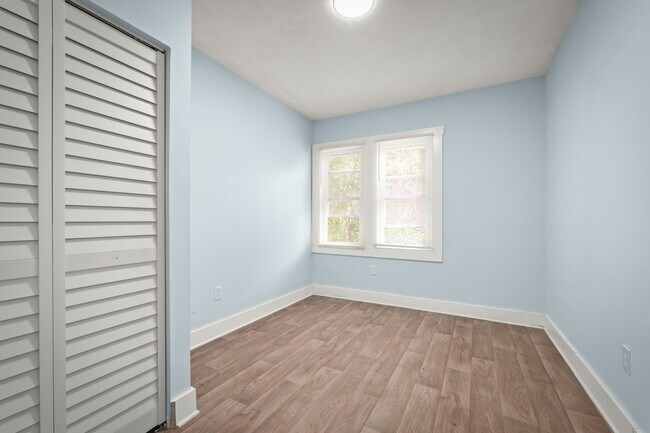 48 Kirk Rd, Jacksonville, FL 32218 - photo 4