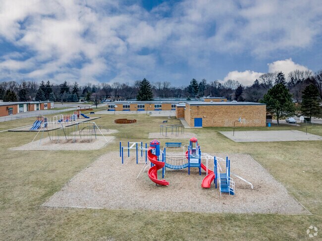 Sycamore Elementary School, Aerail