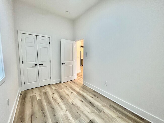 1802 11th St NW unit 2A, Washington, DC 20001 - photo 4