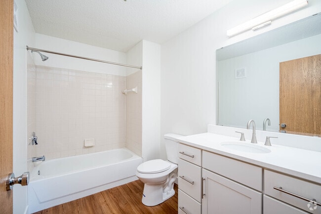 3BR, 2BA - 1414SF - First Bathroom