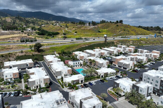 Apartment Community in Dos Lagos