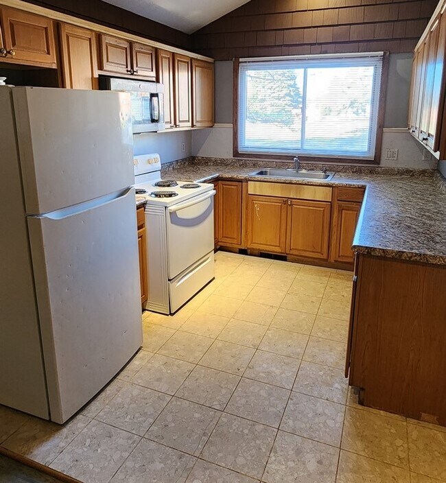 9901 Blaisdell Ave S unit 9901 Blaisdell Ave S, Bloomington, MN 55420 - photo 4