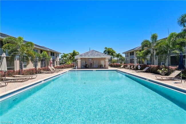 8423 Bernwood Cove Loop unit 401, Fort Myers, FL 33966 - photo 2