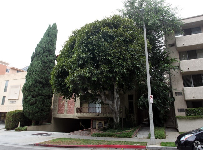 11661 Goshen Ave, Los Angeles, CA 90049 - photo 2