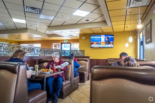 Harry's Cafe is a local counter-serve chain for American classics near Upton Acres.