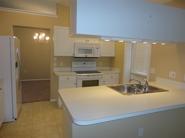 3118 37th Terrace E, Bradenton, FL 34208 - photo 5