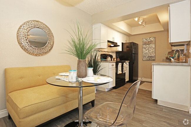 1BR, 1BA - Rio 632 SF
