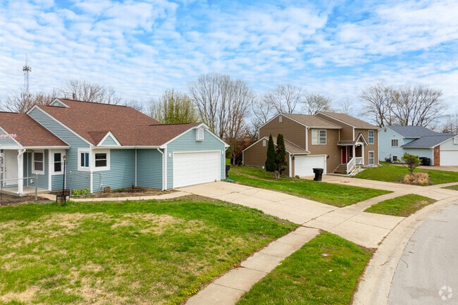 Sidewalks make Cambridge Estates a walkable community, with low-traffic streets adding to a kid-friendly atmosphere.
