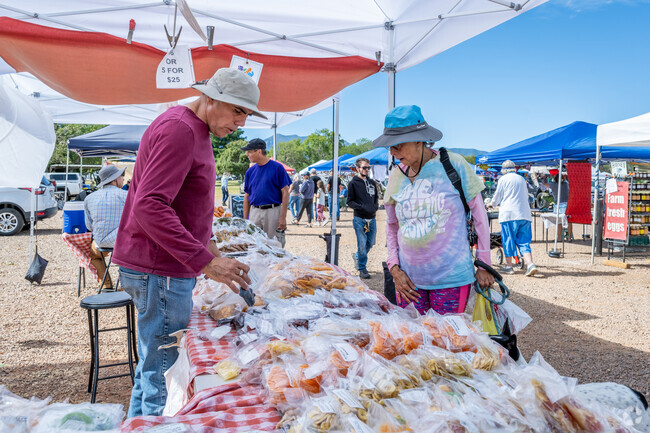 The Sierra Vista Farmers Market features vendors that offers homemade products.