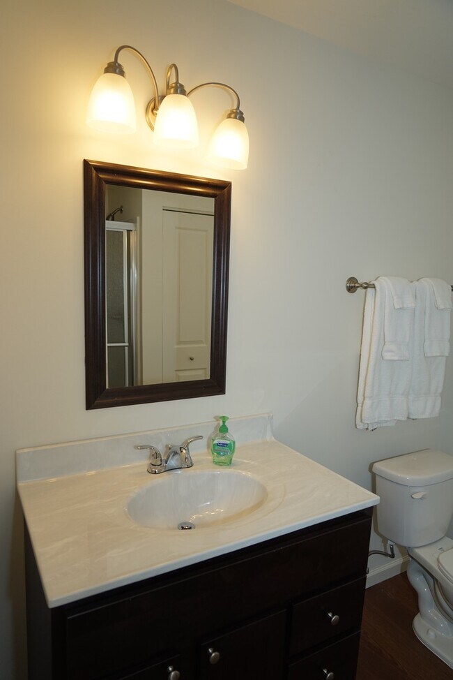 Prairie Square Rentals, Highland, IN 46322 - photo 6