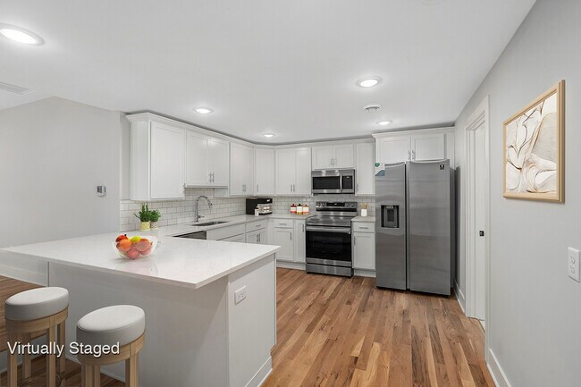 751 Veto St NW unit 2, Grand Rapids, MI 49504 - photo 2