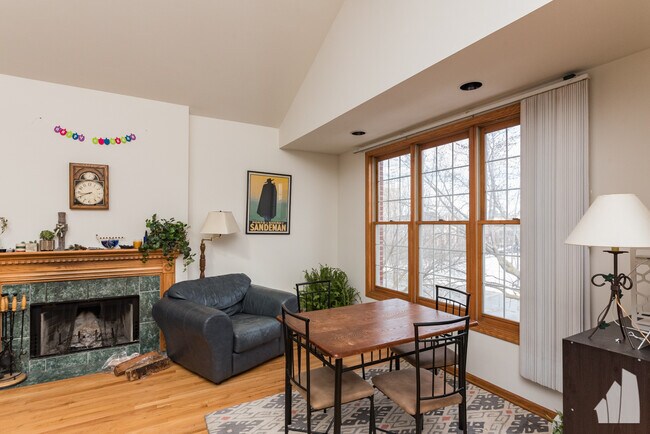 916 N Paulina St unit 3, Chicago, IL 60622 - photo 2