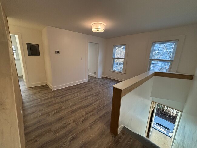 1744 Farmington Ave unit 1, Unionville, CT 06085 - photo 2