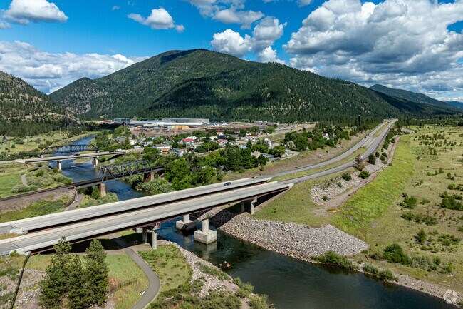 Getting around Bonner-West Riverside is a breeze with interstate 90.