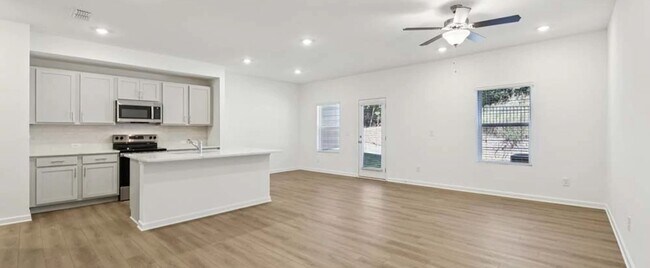 5325 Frontier Ct, Flowery Branch, GA 30542 - photo 5