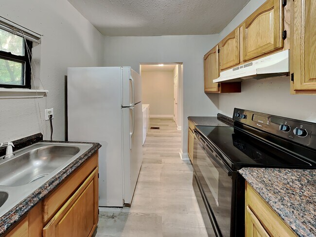 2027 W 12th St unit 2027 w 12th st Downs, Jacksonville, FL 32209 - photo 5