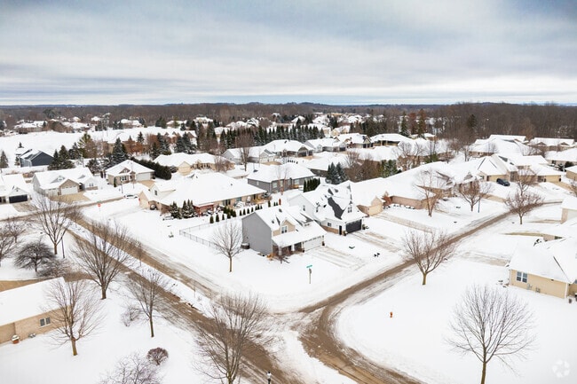Hobart's surburban streets connect residents to public golf courses, planned pickleball courts, and A‑rated schools.
