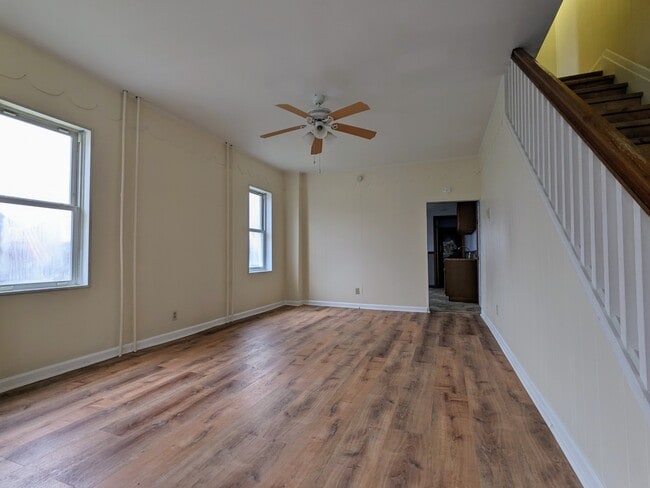 411 Pennsylvania Ave, Roseto, PA 18013 - photo 4