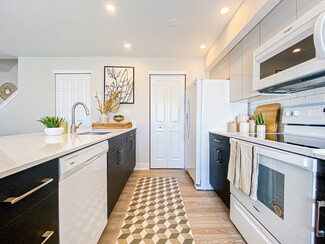 25 B Windsor Cir, Newark, DE 19702