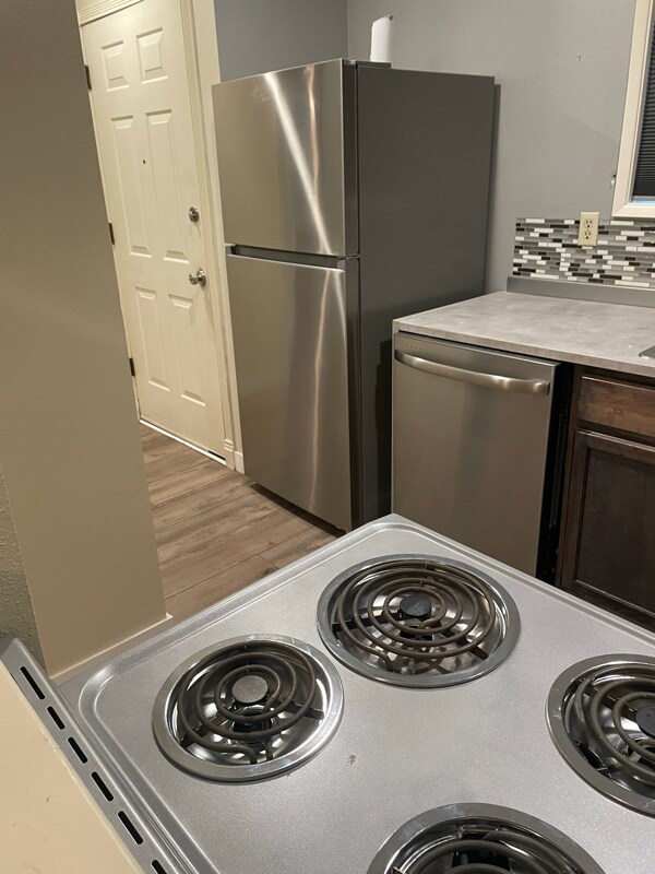 603 SE 148th Ave, Portland, OR 97233 - photo 2