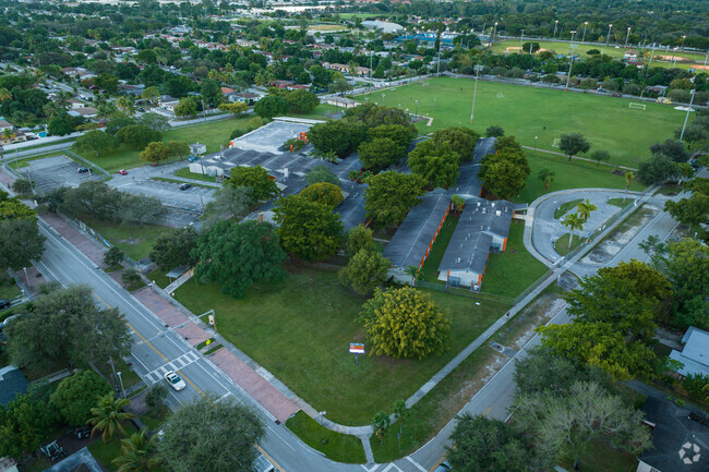 An alternative context view of the Benjamin Franklin K8 Center.