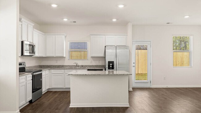 12086 Conrad Cir, Hampton, GA 30228 - photo 5