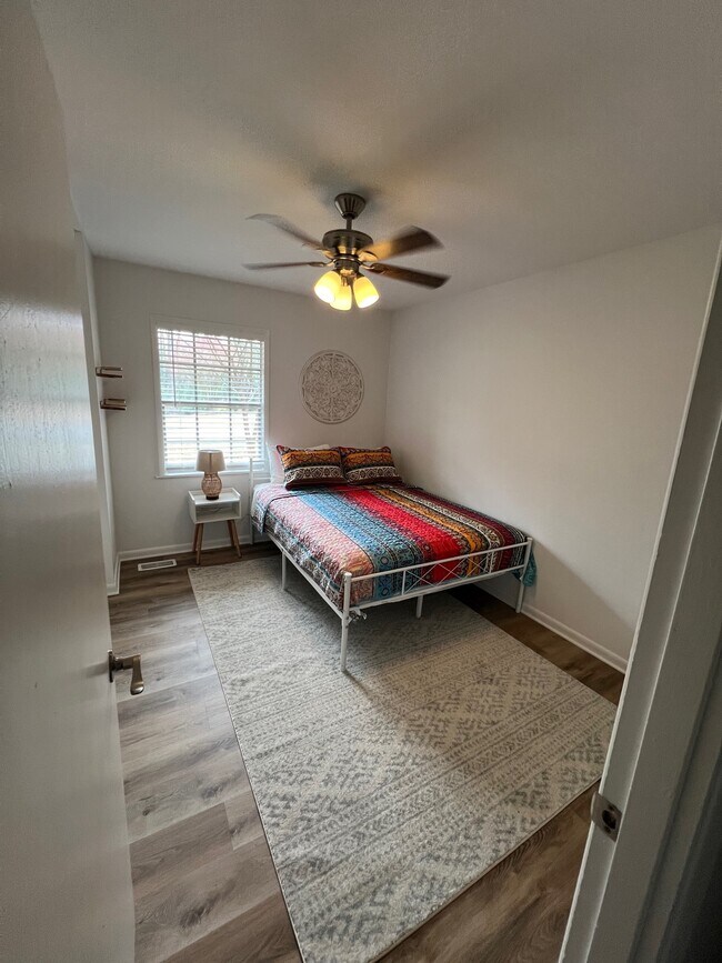 2530 Rolling View Dr SE unit B, Smyrna, GA 30080 - photo 3