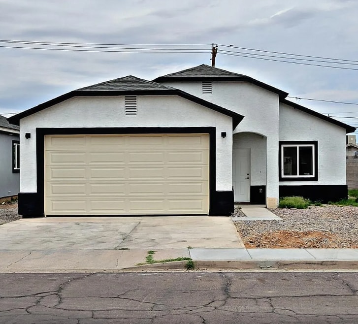 1112 E 4th St, Casa Grande, AZ 85122 - photo 1