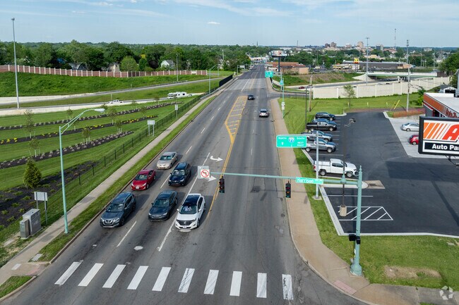 Residents of the Fairgrounds neighborhood have easy  access to Interstate 77.