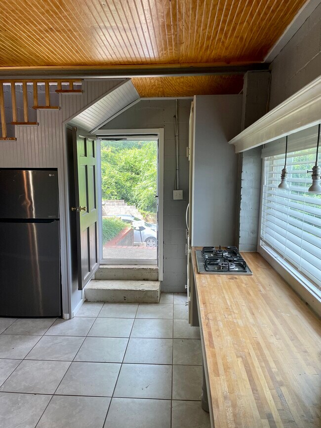 213 W 12th St unit 2 - Loft, West Point, GA 31833 - photo 7