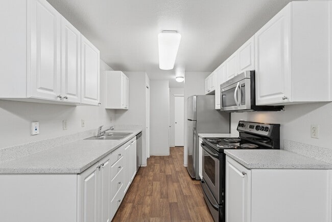 Mirabella, Everett, WA 98208 - photo 2