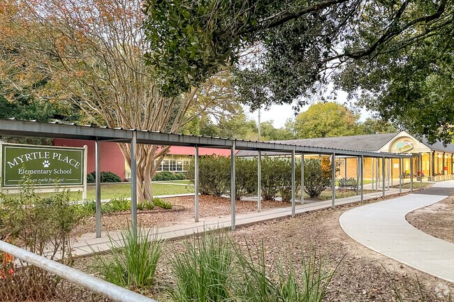 Myrtle Place Elementary provides French immersion classes in Lafayette.