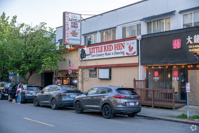 Little Red Hen is bustling throughout the week with live country music and line dancing.