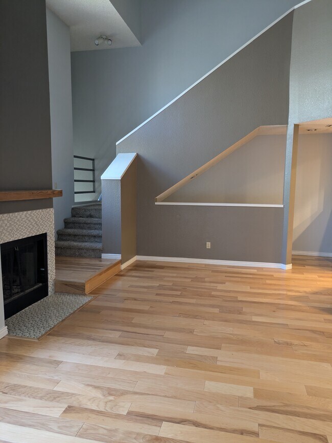 101 N 7th St Unit 215, Phoenix, AZ 85034