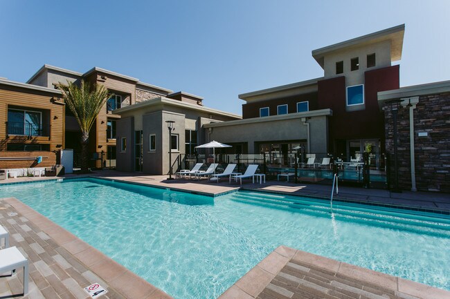 Garnet Creek, Rocklin, CA 95677 - photo 2