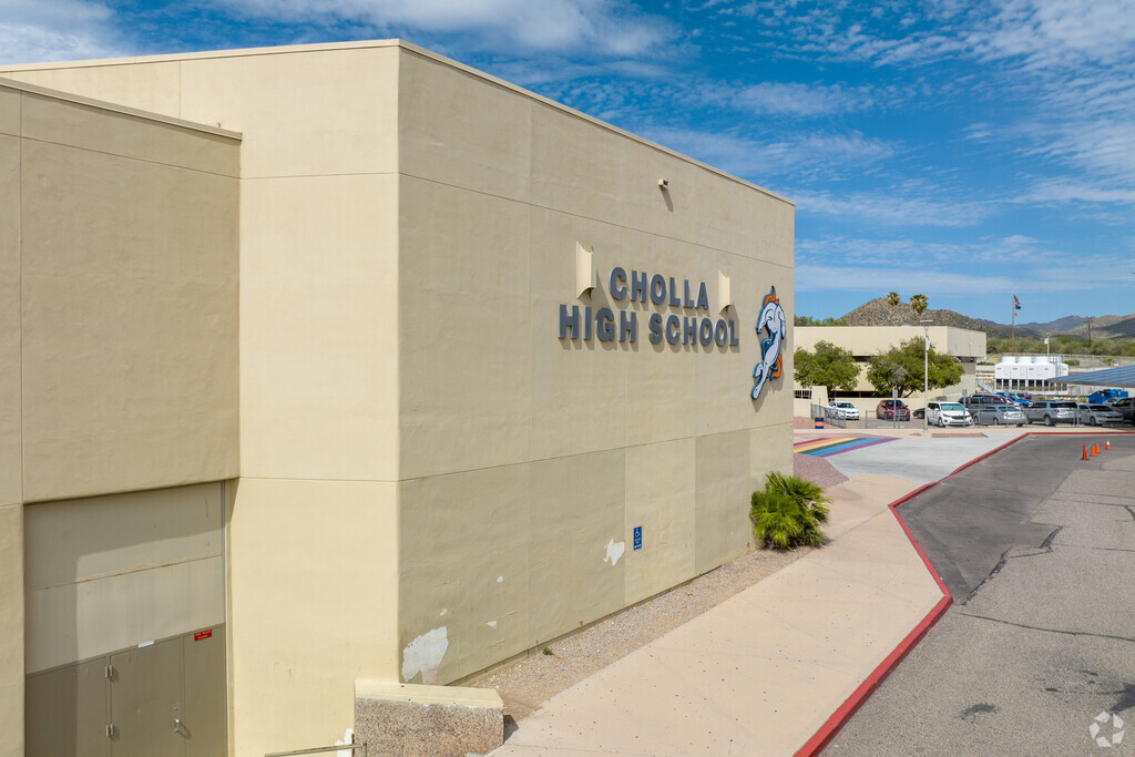 Cholla High School serves grades 9-12 in Tucson, Arizona.
