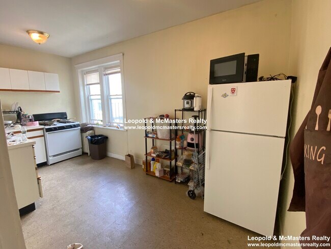 51 Linden St unit 15, Allston, MA 02134 - photo 2