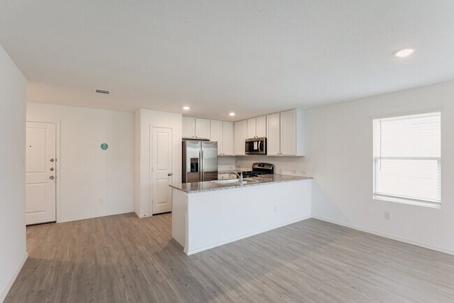 14023 Southton Basin, San Antonio, TX 78223 - photo 6