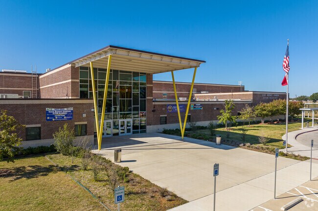 Eddie Bernice Johnson STEM Academy serves Wilmer students with tech programs.