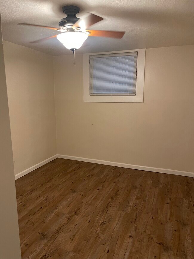 254 E 4th Ave unit in The Avenues, Chico, CA 95926 - photo 5