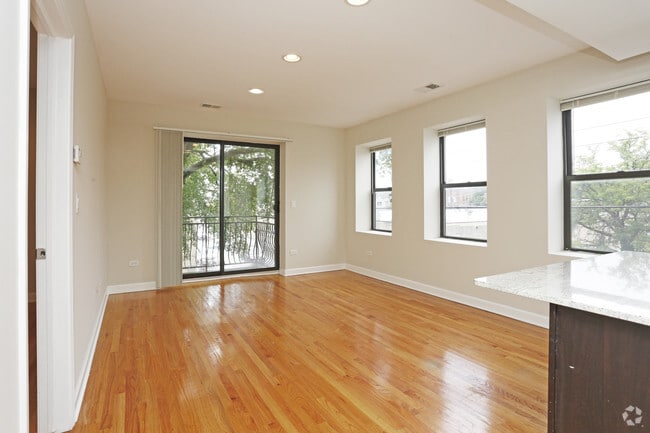 Lincoln Square Commons - 4759 N Maplewood Ave, Chicago, IL 60625 - photo 7