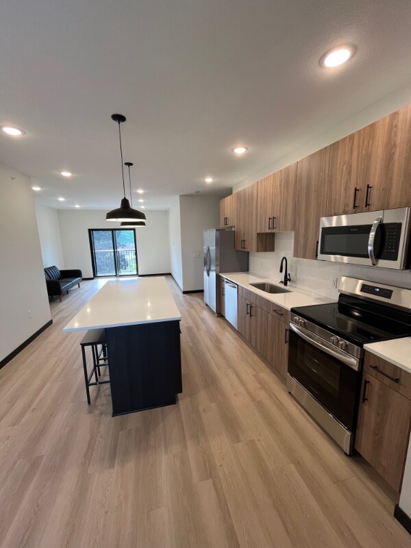 389 Cleveland Ave S, Saint Paul, MN 55105