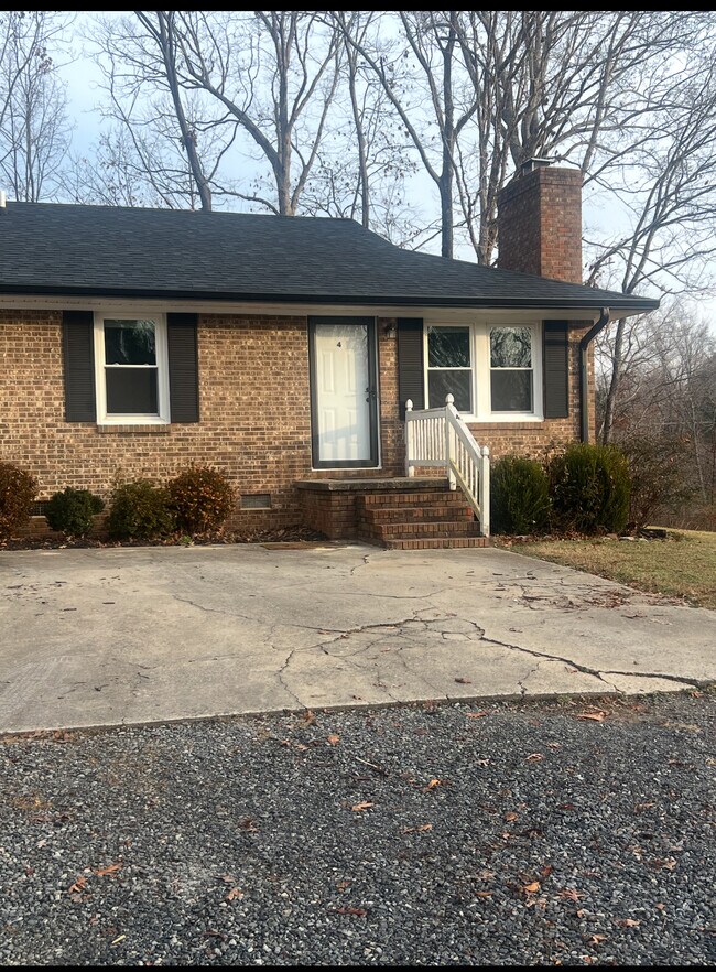 611 Borders Rd, Shelby, NC 28150