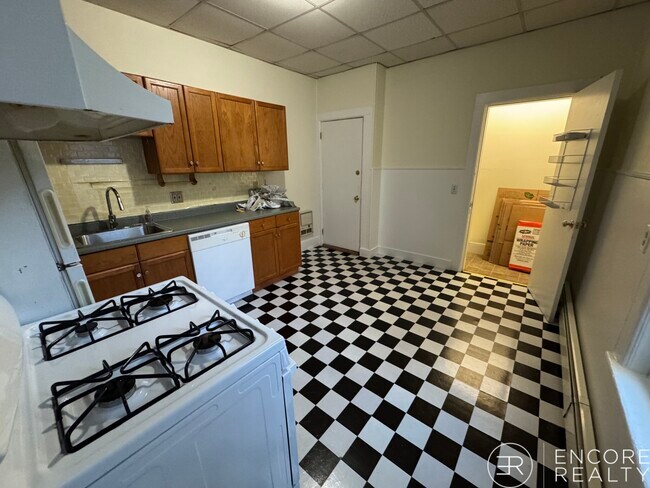 39 Cross St unit 48-2, Somerville, MA 02145 - photo 4