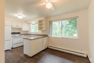 4616 SE Roethe Rd, Milwaukie, OR 97267