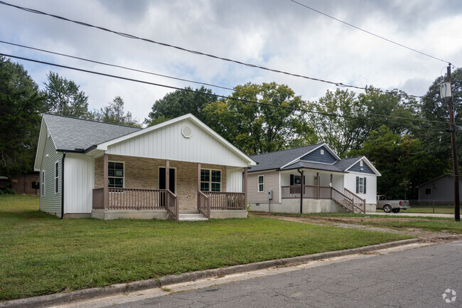 There are several Bungalows and Ranch-style homes within Waughtown.