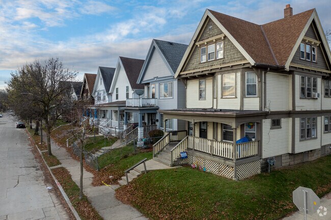 Homes in Metcalfe Park offer price ranges of $30-$100k.