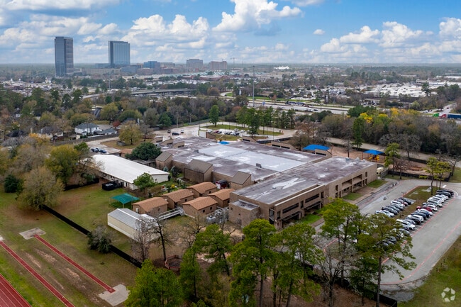 Oak Ridge Elementary in located in Oak Ridge near The Woodlands.