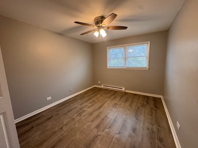 474 W 14th Place unit 8, Chicago Heights, IL 60411 - photo 5